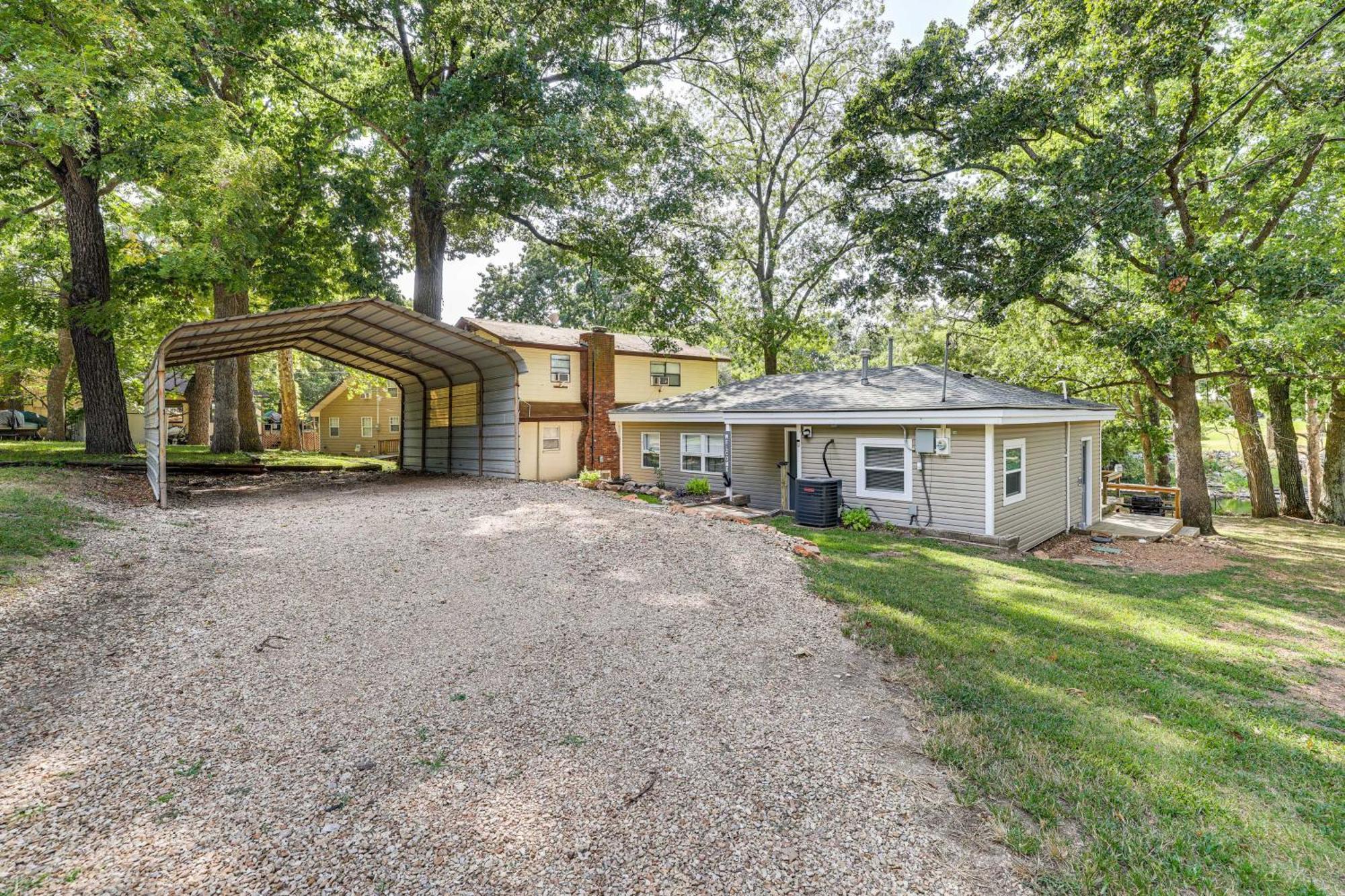 Grove Lakefront Cabin With Water And Dock Access! Exterior foto